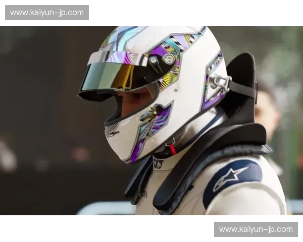 赛车即时情报：在风驰电掣中看清全局